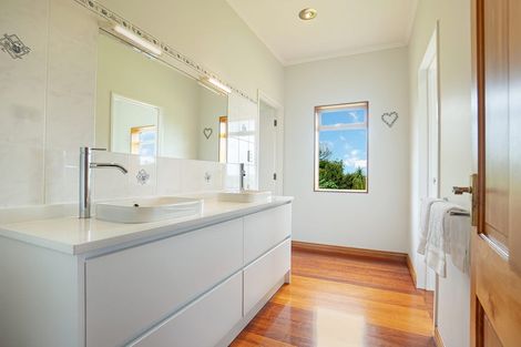 Photo of property in 131 Oyster Point Road, Kaukapakapa, Warkworth, 0984