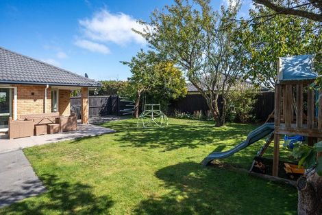 Photo of property in 21 Linkwater Way, Parklands, Christchurch, 8083