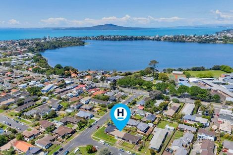 Photo of property in 2/6 Waterloo Road, Milford, Auckland, 0620