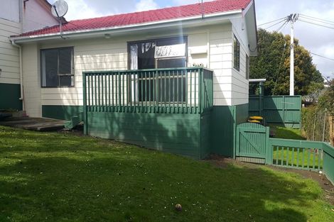Photo of property in 4/448 Glenfield Road, Glenfield, Auckland, 0629