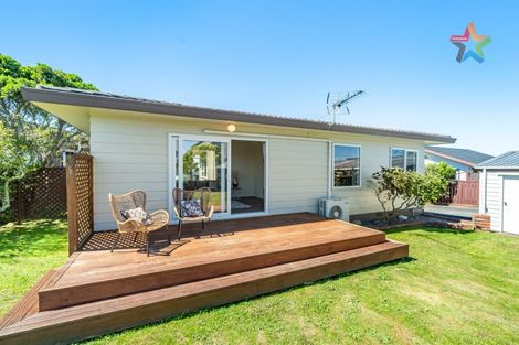 Photo of property in 11 Jasmine Grove, Maungaraki, Lower Hutt, 5010