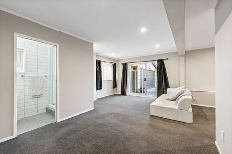 Photo of property in 11 Seakens Way, Glen Eden, Auckland, 0602