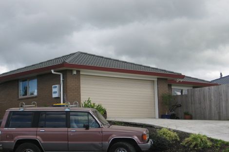 Photo of property in 14 Plumstead Rise, Glen Eden, Auckland, 0602