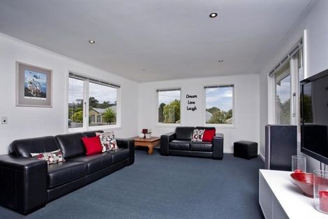 Photo of property in 37 Huka Road, Birkenhead, Auckland, 0626