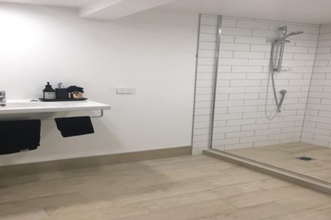 Photo of property in 48 Queenstown Road, Onehunga, Auckland, 1061