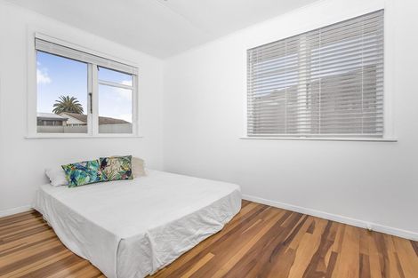 Photo of property in 11 Windrush Close, Mangere, Auckland, 2022