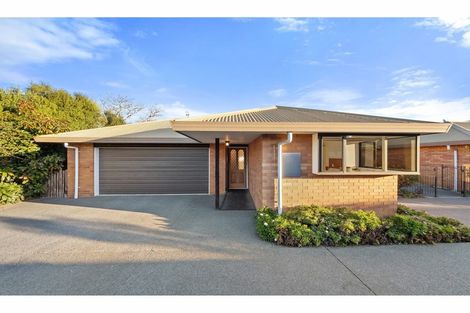 Photo of property in 5 Elsom Lane, Avonhead, Christchurch, 8042