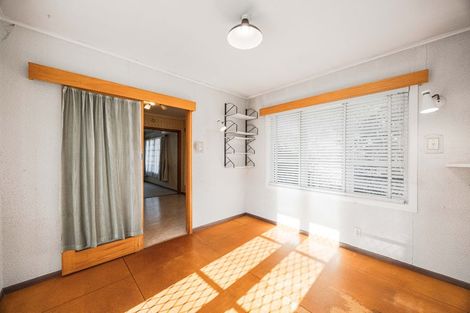 Photo of property in 116 Kervil Avenue, Te Atatu Peninsula, Auckland, 0610