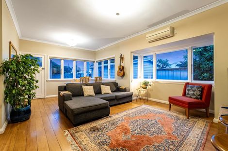Photo of property in 19 Main Road, Titahi Bay, Porirua, 5022