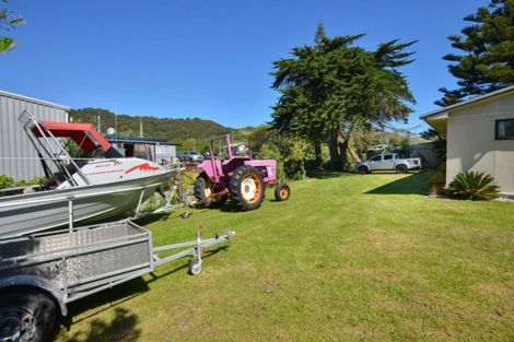 Photo of property in 121 Newcastle Street, Mahia, 4198