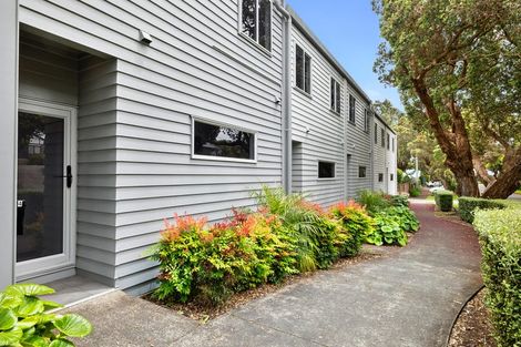 Photo of property in The Strand, 4/16 Ronald Street, Strandon, New Plymouth, 4312