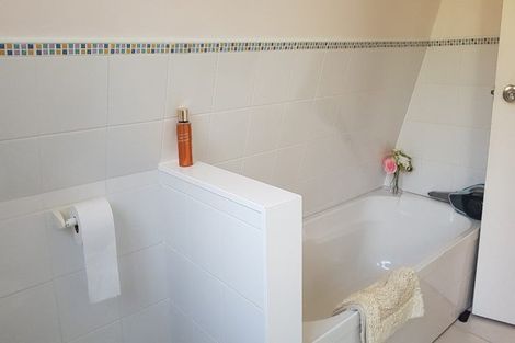 Photo of property in 2/396 Cambridge Terrace, Naenae, Lower Hutt, 5011