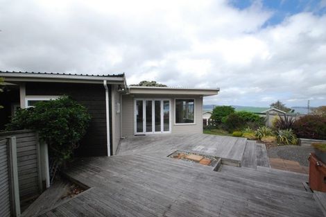 Photo of property in 28 Singers Road, Korokoro, Lower Hutt, 5012