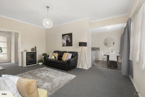 Photo of property in 5 Rumgay Street, Fairfield, Lower Hutt, 5011