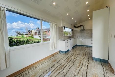 Photo of property in 24 Sunnyhill Crescent, Sunnyhills, Auckland, 2010