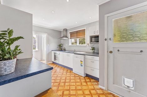 Photo of property in 52 Bird Grove, Stokes Valley, Lower Hutt, 5019