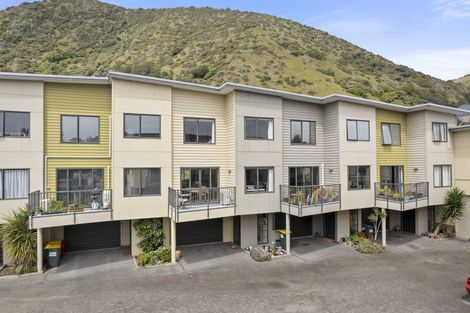Photo of property in Te Kakariki Apartments, 6/6 Wellington Road, Paekakariki, 5034