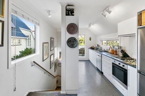 Photo of property in 55c Bolton Street, Kelburn, Wellington, 6012