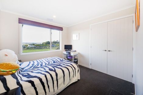 Photo of property in 37 Branksome Place, Aokautere, Palmerston North, 4471