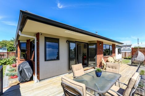 Photo of property in 22 Truby King Street, Merrilands, New Plymouth, 4312