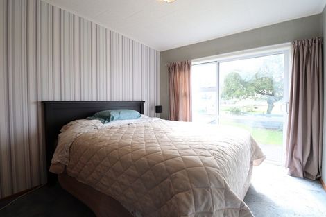 Photo of property in 19 Lake Road, Longbush, Invercargill, 9871