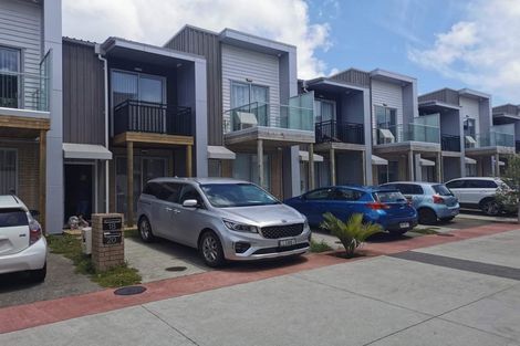 Photo of property in 18 Ceramic Lane, New Lynn, Auckland, 0600