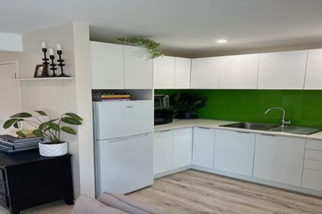 Photo of property in 1/88 Arran Road, Browns Bay, Auckland, 0630