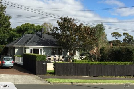 Photo of property in 5 Taratoa Street, Point England, Auckland, 1072