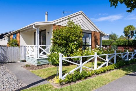Photo of property in 7 Avenue Road, Greenmeadows, Napier, 4112
