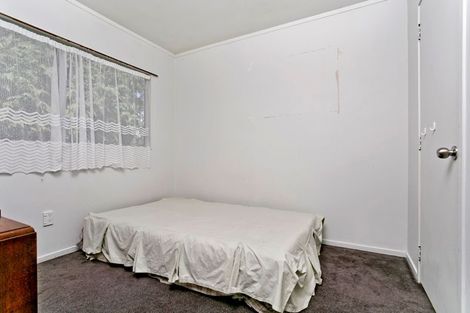 Photo of property in 2/307a Wairau Road, Totara Vale, Auckland, 0627