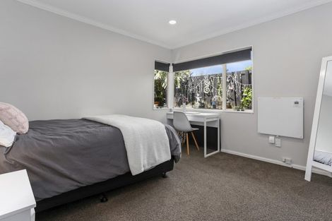 Photo of property in 2/130 Sandspit Road, Shelly Park, Auckland, 2014