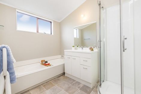 Photo of property in Main Road, Titahi Bay, Porirua, 5022