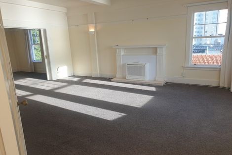 Photo of property in Inverleith Apartments, 5/306 Oriental Parade, Oriental Bay, Wellington, 6011