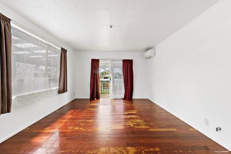 Photo of property in 1/5 Astral Place, Clover Park, Auckland, 2019