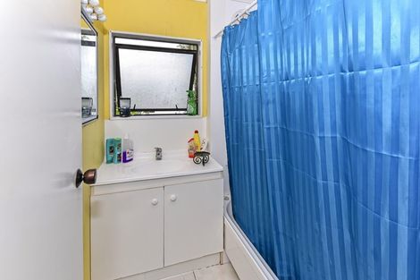 Photo of property in 1/16 Maplesden Drive, Clendon Park, Auckland, 2103