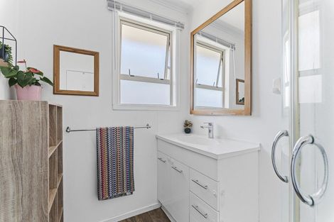 Photo of property in 14 Tohora Place, Spotswood, New Plymouth, 4310