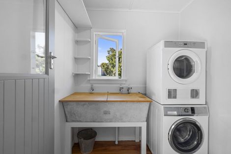 Photo of property in 1 Clyde Street, Ferndale, New Plymouth, 4310