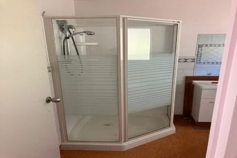 Photo of property in 8 Greenridge Court, Glenfield, Auckland, 0629