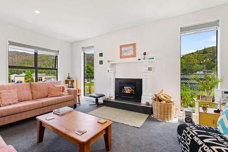 Photo of property in 15 Holloway Street, Clyde, 9330