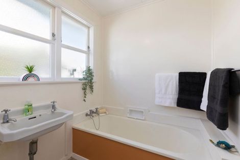 Photo of property in 165 Riverside Drive, Waiwhetu, Lower Hutt, 5010