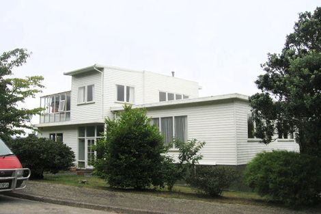 Photo of property in 22 Huntleigh Park Way, Ngaio, Wellington, 6035