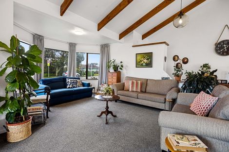 Photo of property in 6 Dillon Drive, Bell Block, New Plymouth, 4312