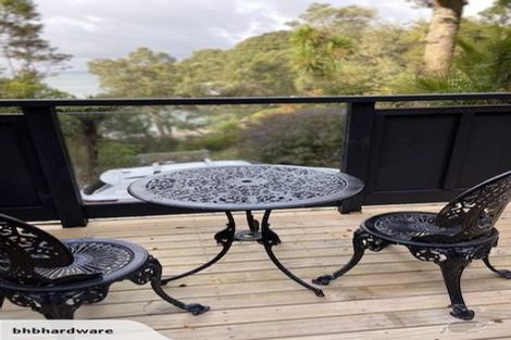 Photo of property in 128 Otitori Bay Road, Titirangi, Auckland, 0604