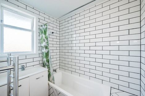 Photo of property in 14 Kowhai Grove, Raumati Beach, Paraparaumu, 5032