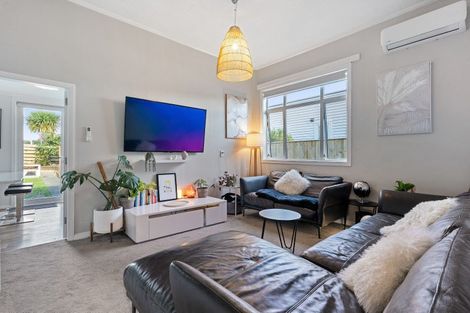 Photo of property in 9 East Street, Petone, Lower Hutt, 5012