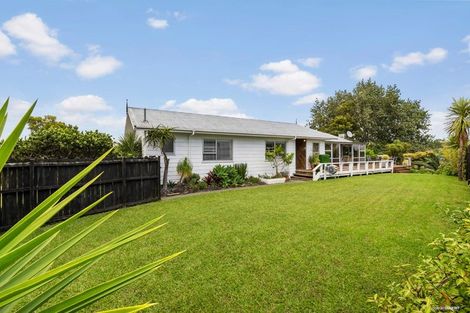 Photo of property in 17 Curacao Place, Half Moon Bay, Auckland, 2012