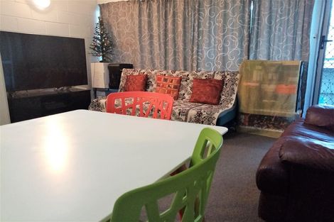 Photo of property in 3h Mountain Road, Mount Wellington, Auckland, 1060