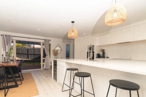 Photo of property in 39 Zefiro Drive, Massey, Auckland, 0614