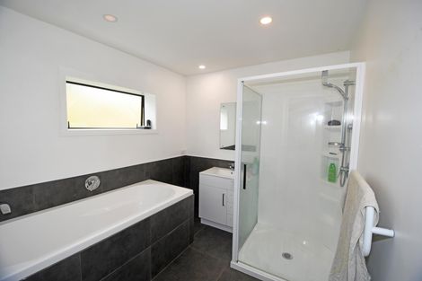 Photo of property in 17 Lupis Way, Kaiwaka, 0573