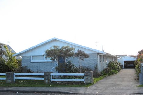 Photo of property in 16 Brandon Street, Otaki, 5512